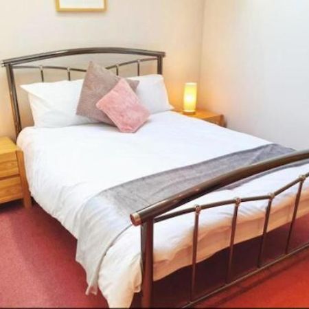 ביגלסווייד Stratton Cottage Guesthouse מראה חיצוני תמונה A bedroom at the hotel